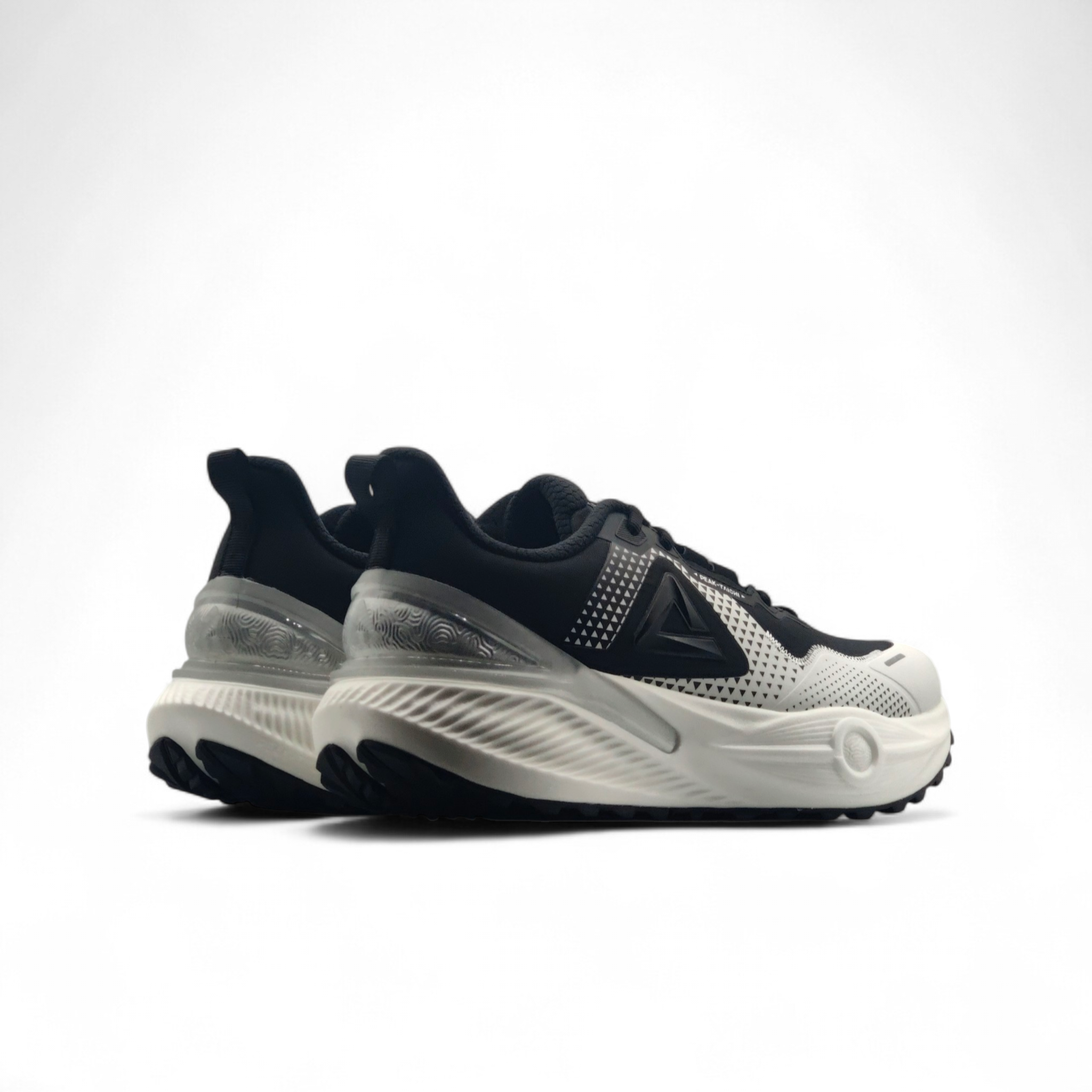 peak running black white EXT54258H-Z495